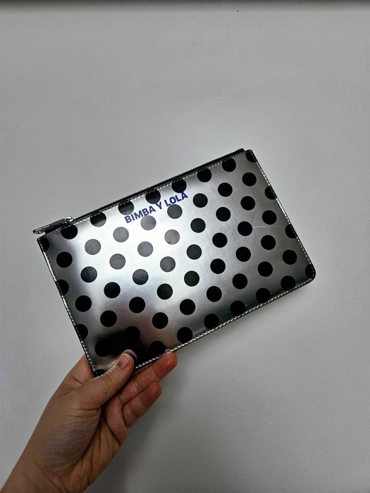 BIMBA Y LOLA Srebrna kopertówka saszetka w kropki