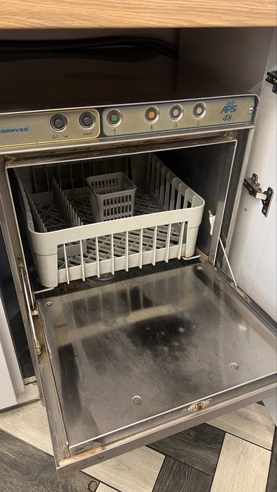 Посудомийна професійна машина фірми Faema (Італія), б/у