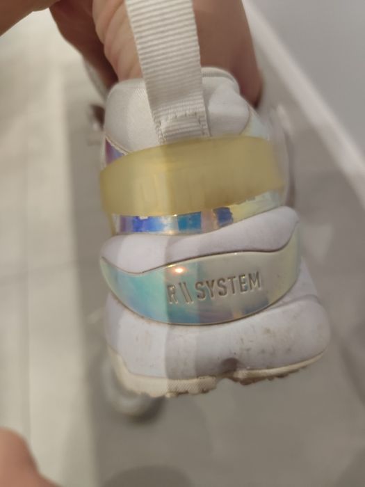 Puma Rise Glow rozmiar 38