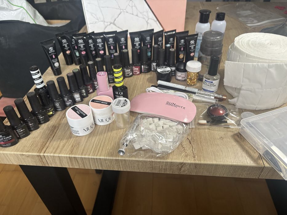 Zestaw do manicure, lakiery hybrydowe, akrylożele, żele, mini lampa uv led, ozdoby, cleaner itd