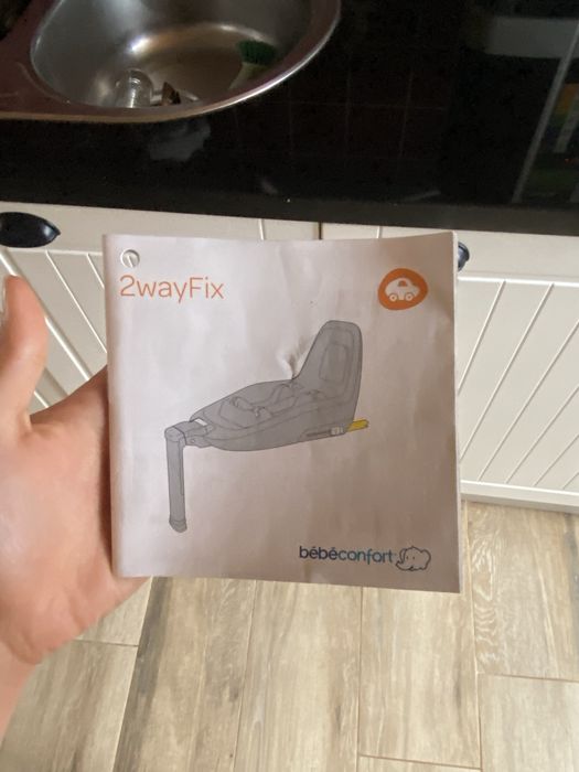 Bébé Confort 2wayFix Base - ISOFIX - Like New!