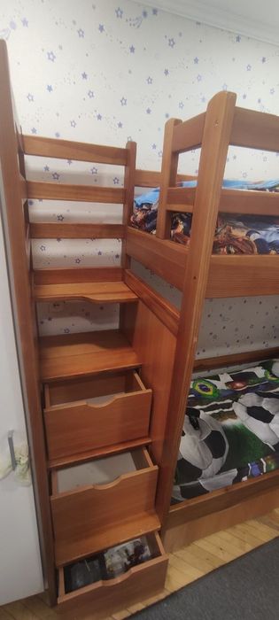 Продаємо дитяче двоповерхове ліжко