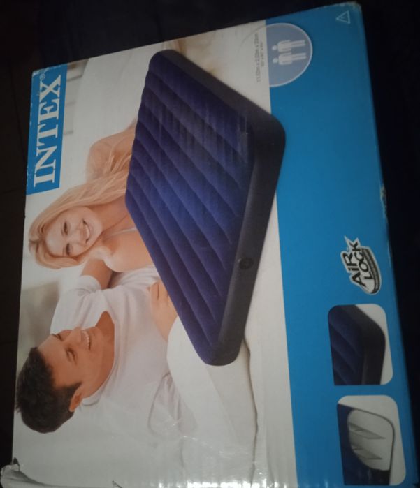 Vendo colchão de encher mais bomba de ar