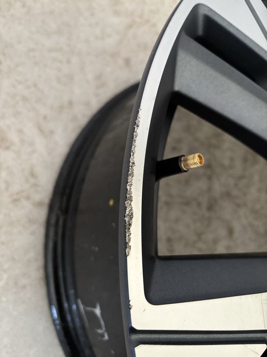 Volvo V90 Cross Country felga aluminiowa 5x108 8” x 21” ET49.5 ET 49.5