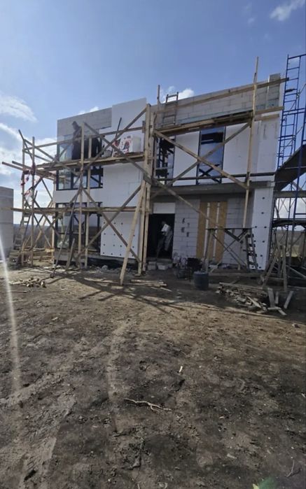 Сучасний будинок 116м2 з панорамними вікнами ЖК«Королівський »