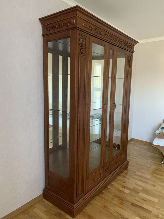 Сервант вітрина буфет шафа дерево