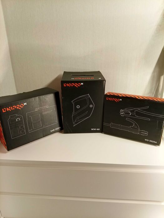 Новий комплект для зварювання Dnipro-M:інвертор SAB-15DFB,маска,кабелі