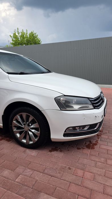 Passat B7 2011 2.0 дизель Автомат європа