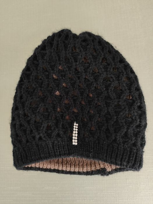 Ciepła czapka wełniana jak nowa