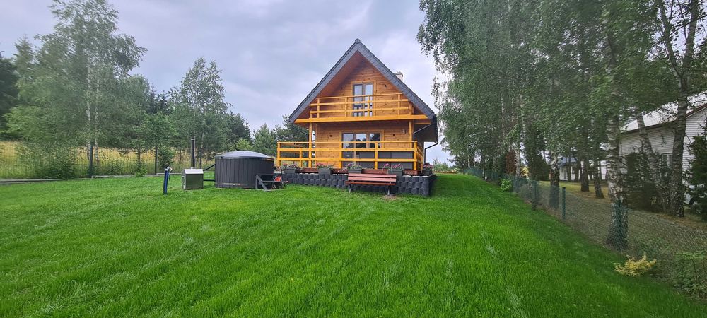 Mazury domek  linia brzegowa jezioro Kalwa Willa Sosenka pomost  łódka