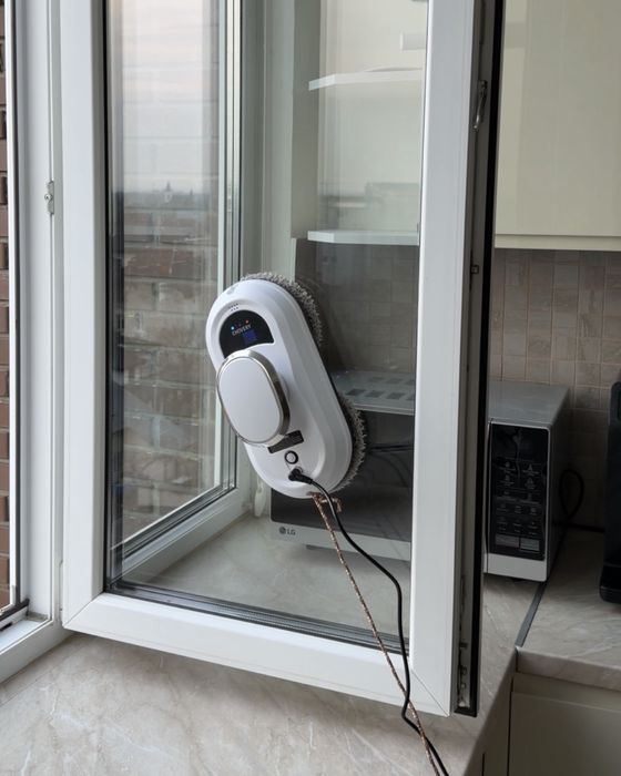 Оренда робот для миття вікон