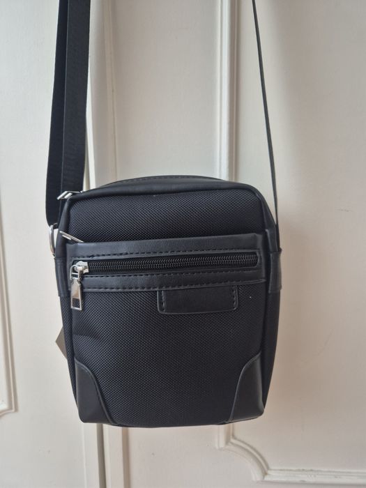 Mala Tiracolo de Homem Preta (Nova com Etiqueta) / Bolsa de Ombro