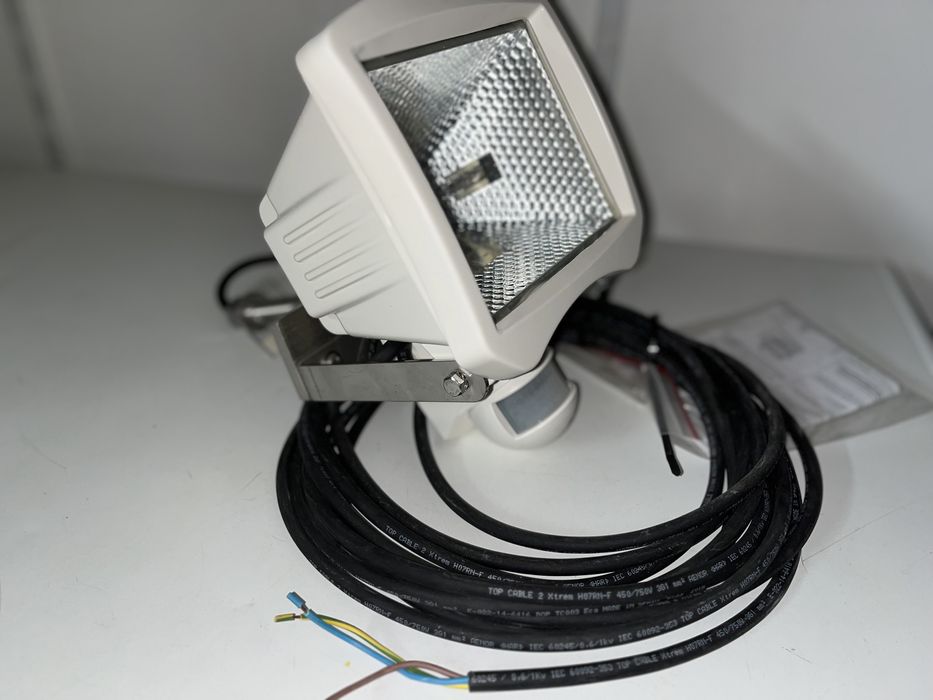 Foco exterior c/ sensor ajust.64387411866370120