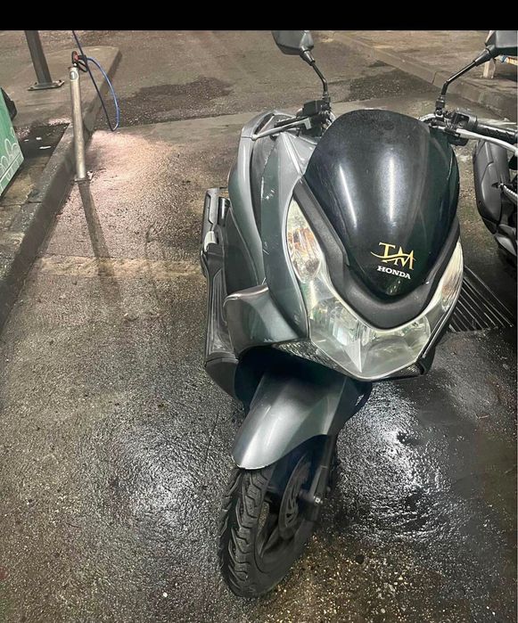 Moto pcx seminova