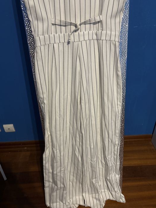 Macacão Branco com Riscas