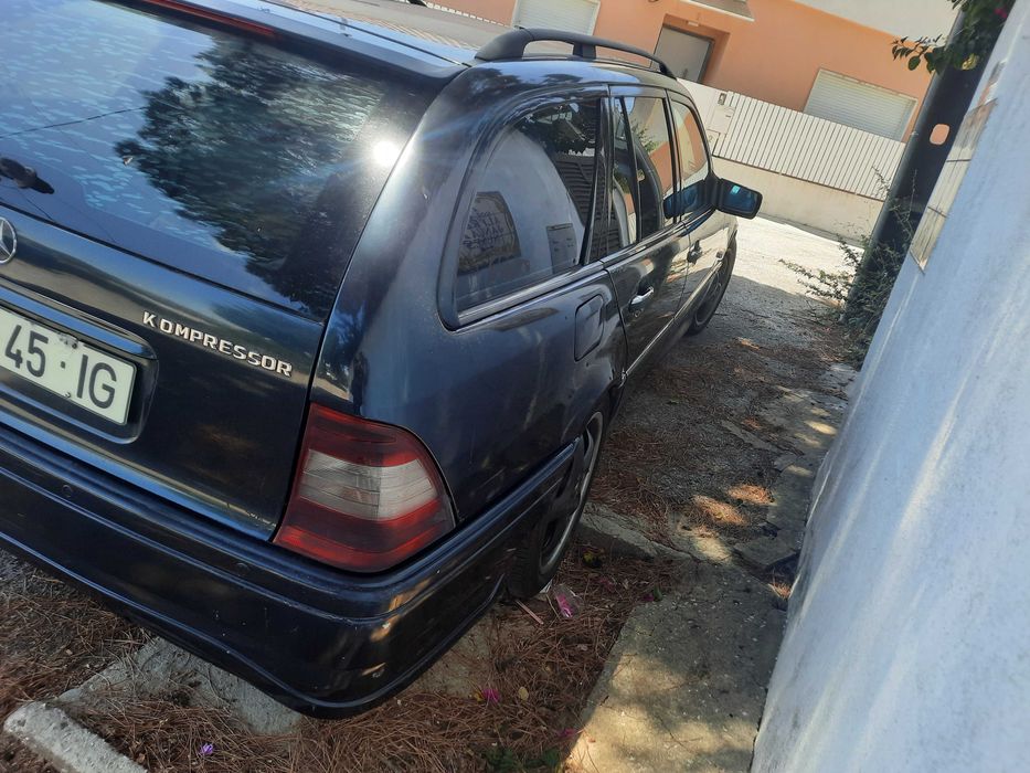Mercedes-Benz C 200 — fotografia 4
