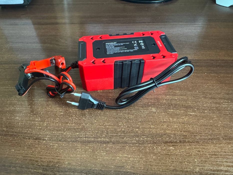 Зарядний Пристрій Foxsur