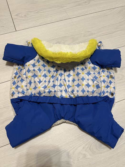 Зимний комбинезон для маленькой собаки