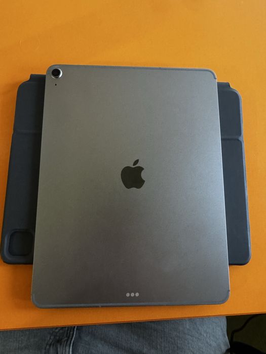 IPad Air 13 M3 128GB 5G jak nowy