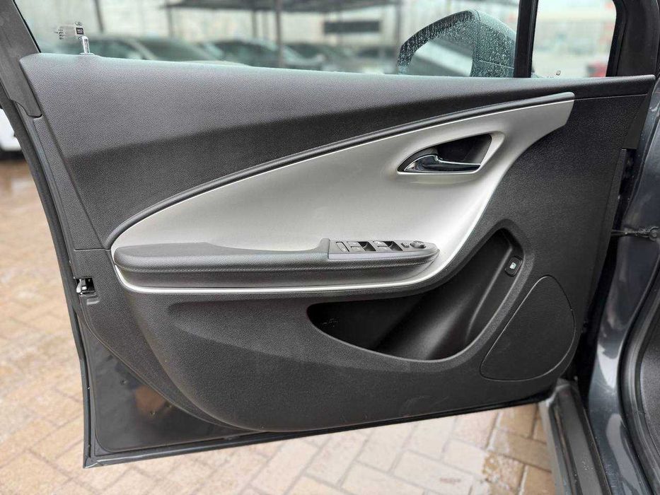 Chevrolet Volt 2014 плагін,гібрид