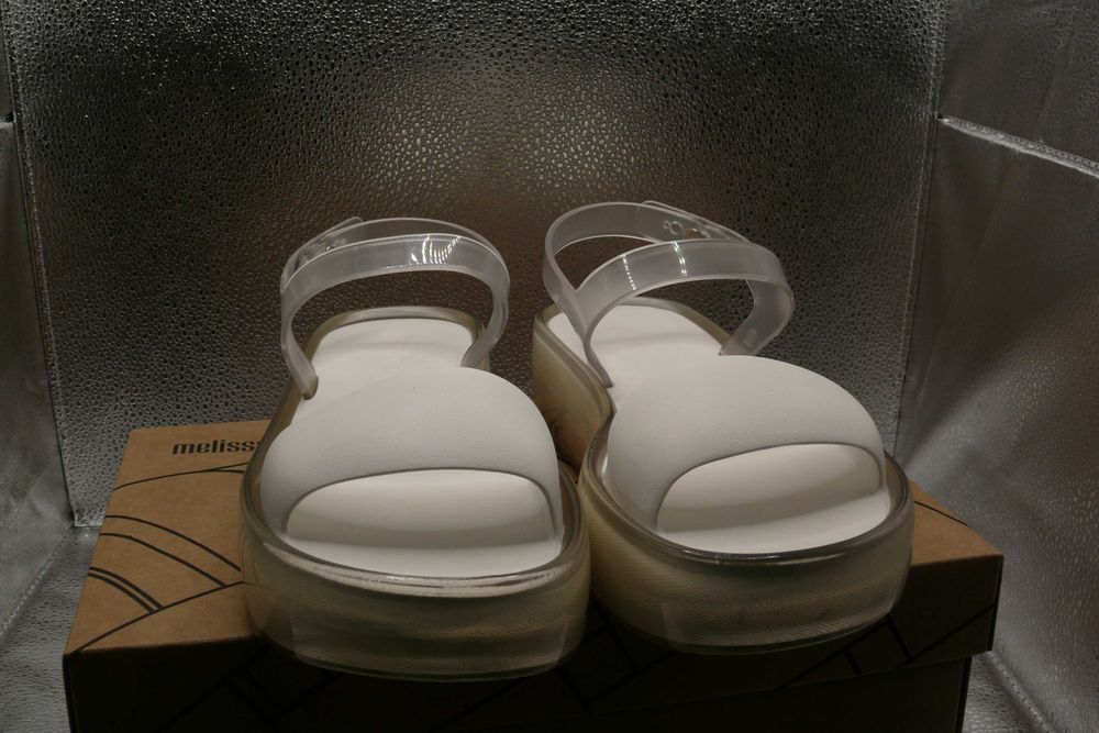 Sandalias Melissa, Plantaforma