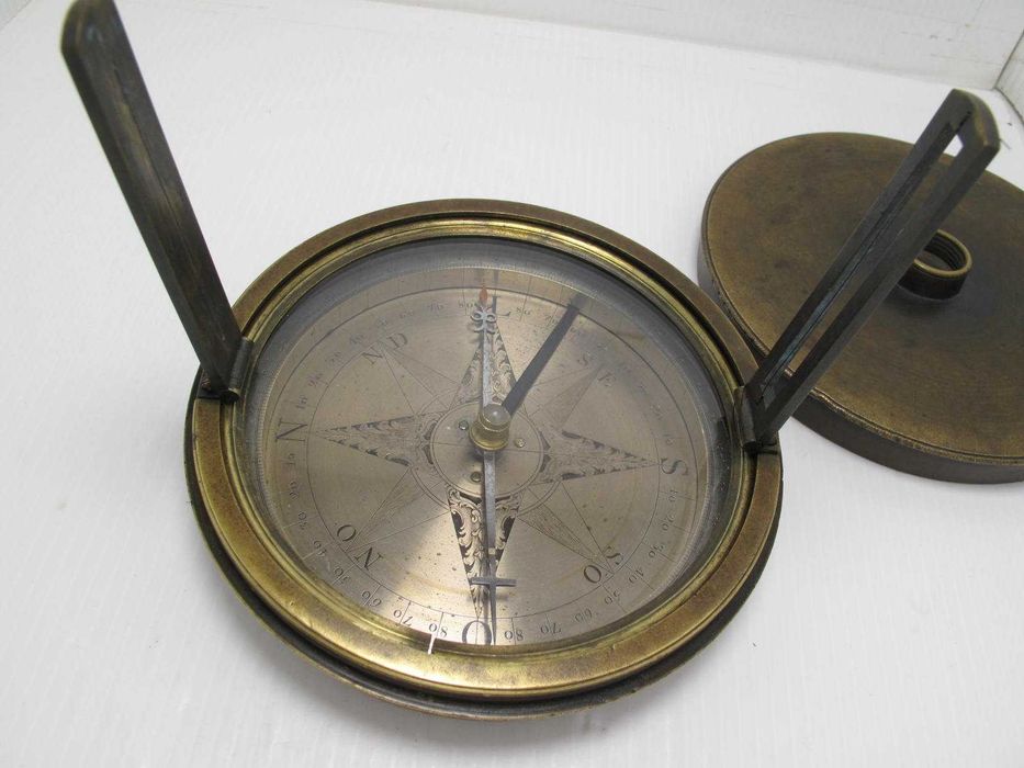 Bússola antiga do século 18 / 19