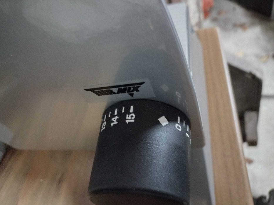 Máquina /Cortador de Charcutaria (Alimentação)