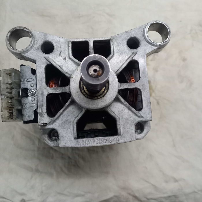 Двигун та блок управління на пральну машинау LG WD-10384