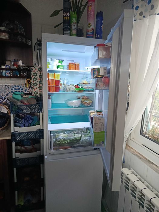 VENDE-SE Frigorífico combinado