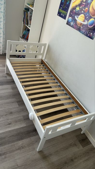 Cama infantil IKEA KRITTER 70x160 com colchão e acessórios