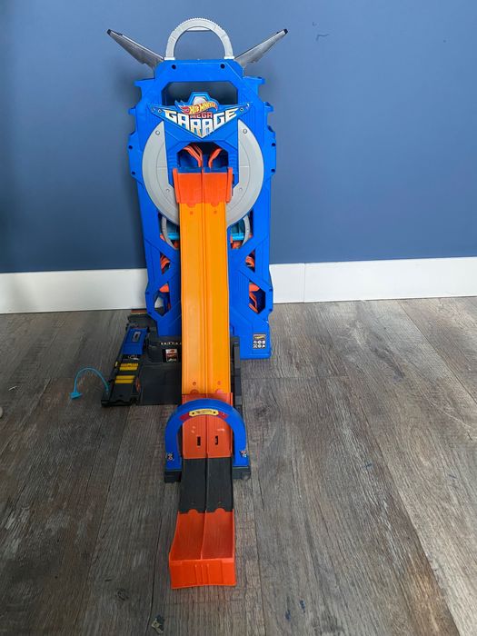 Hot Wheels Mega Garage