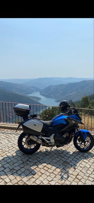 Honda NC 750X azul