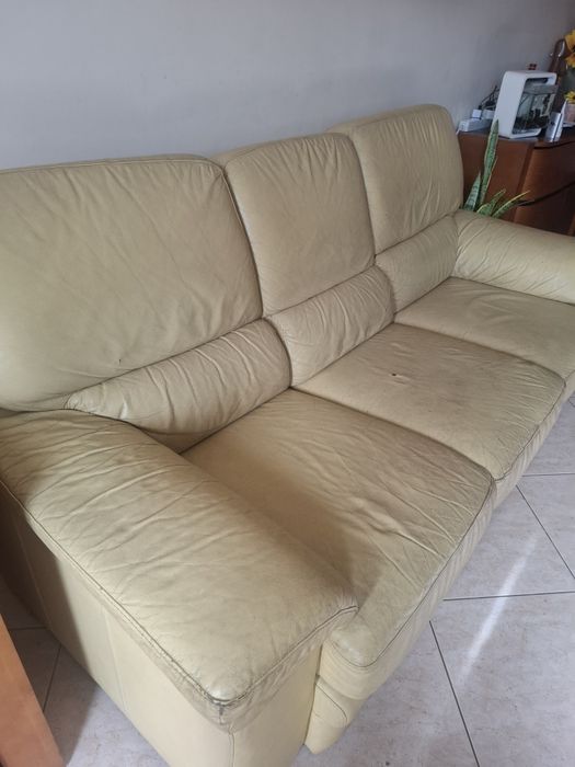 Sofá 3 lugares pele