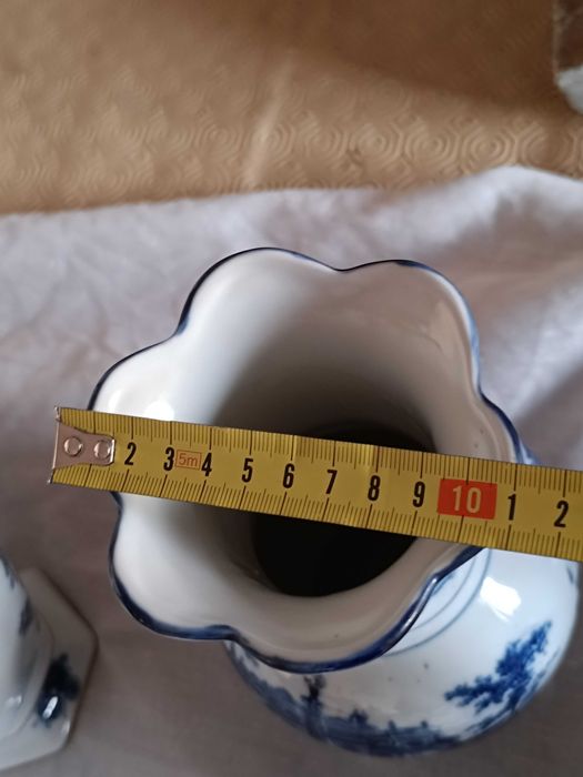 Bule e 2 Jarros de estilo Vitoriano