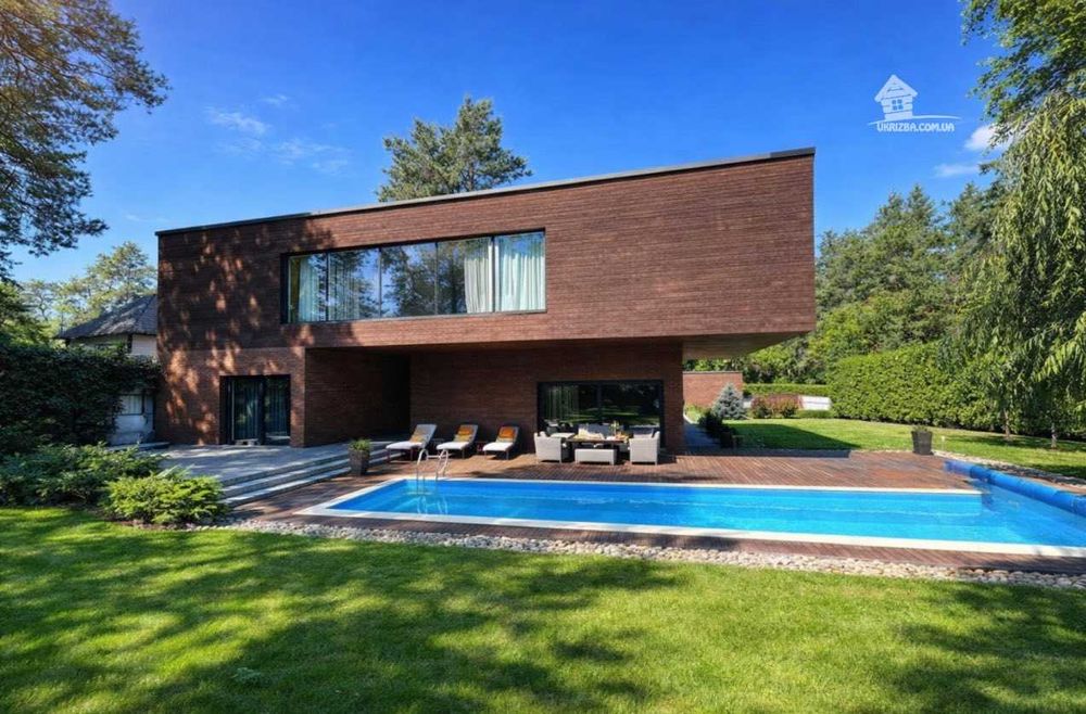 Новий будинок VIP-рівень. High-tech. Кінотеатр, сауна. До 20 осіб.