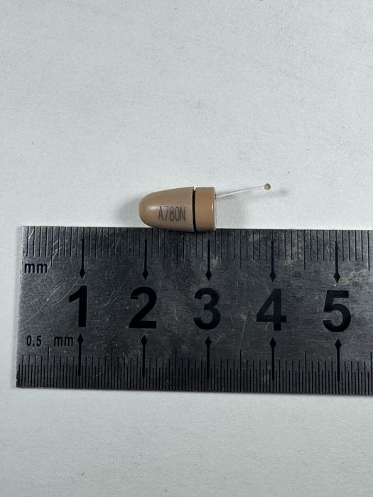 Мікронавушник невидемий