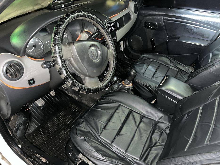 Логан 2011 год газ бензин