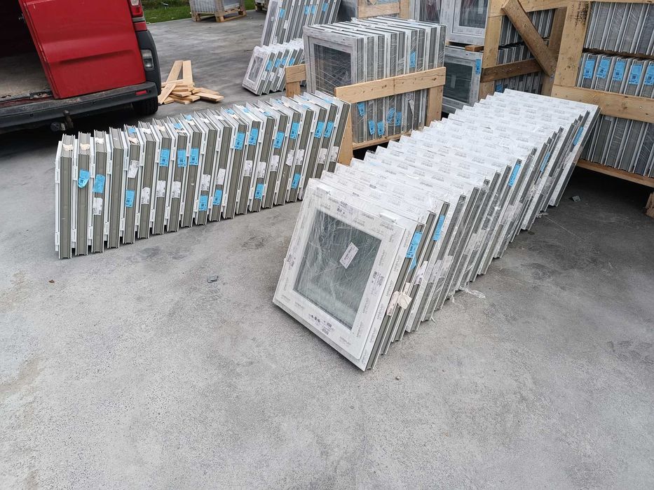 drzwi pcv zewnętrzne dostępne od ręki w czterech kolorach  _ okna