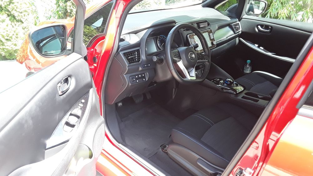 Nissan leaf 40кВт  2021
