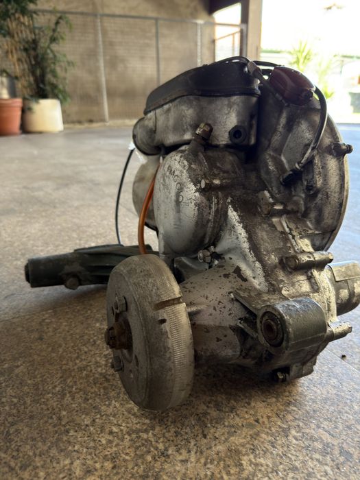 Motor vespa VNT1M