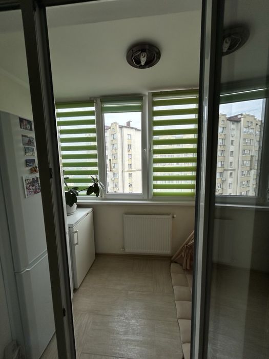 2-х кімнатна квартира з меблями та технікою.