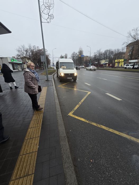 Оренда зупинка Авіаторів!