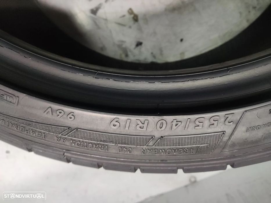 2 pneus semi novos 255-40r19 dunlop - oferta da entrega