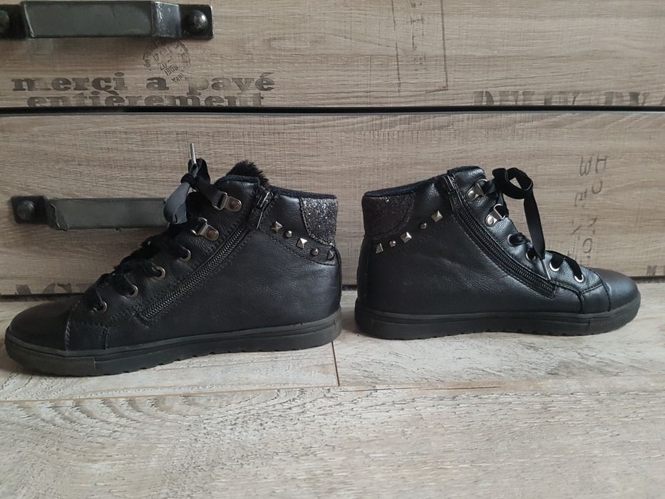 Czarne botki, wysokie tenisowki  z ćwiekami, lekko ocieplane 36, 23cm
