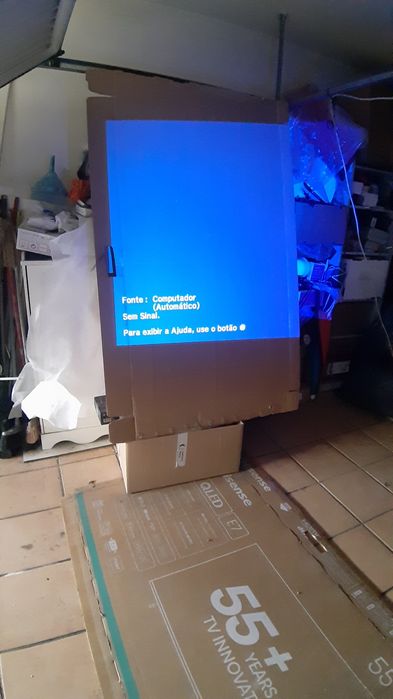 Projetor LCD Epson, modelo H433B.
