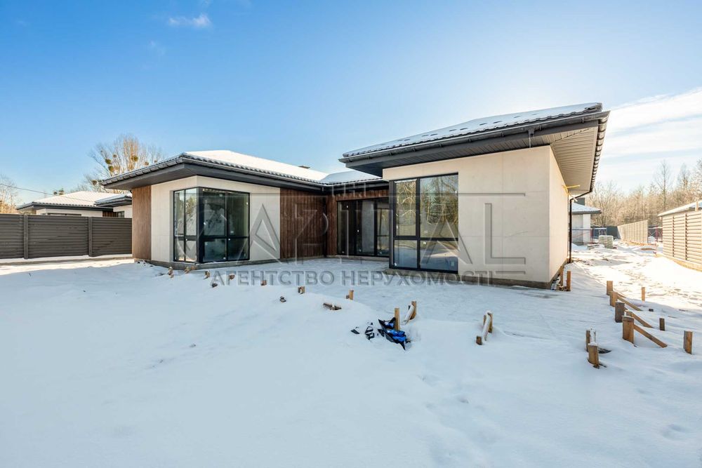 Сучасний будинок з ремонтом площею 161 м² у с. Дмитрівка, Дмитровка