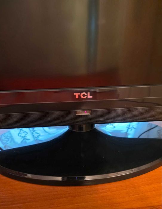 Телевізор - плазма TCL (підтримка кабельного та ТВ) та тумба (можна рпзом чи окремо)