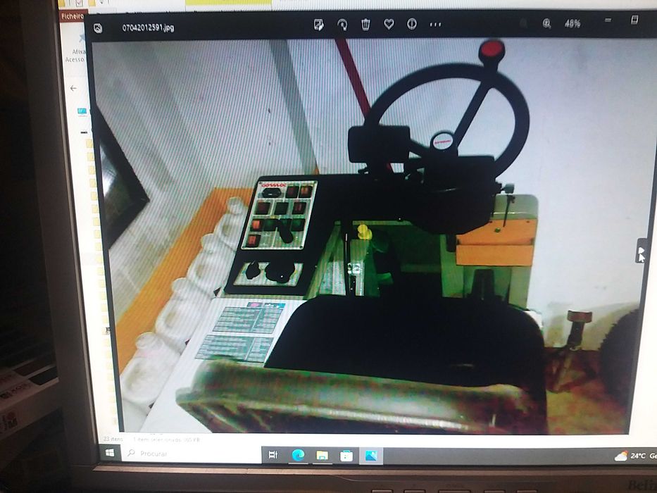 Lavadora de pisos grandes áreas e pequenas..