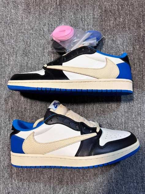 Jordan_1_Retro_Low_OG_SP_Travis_Scott_Fragment_R. 45