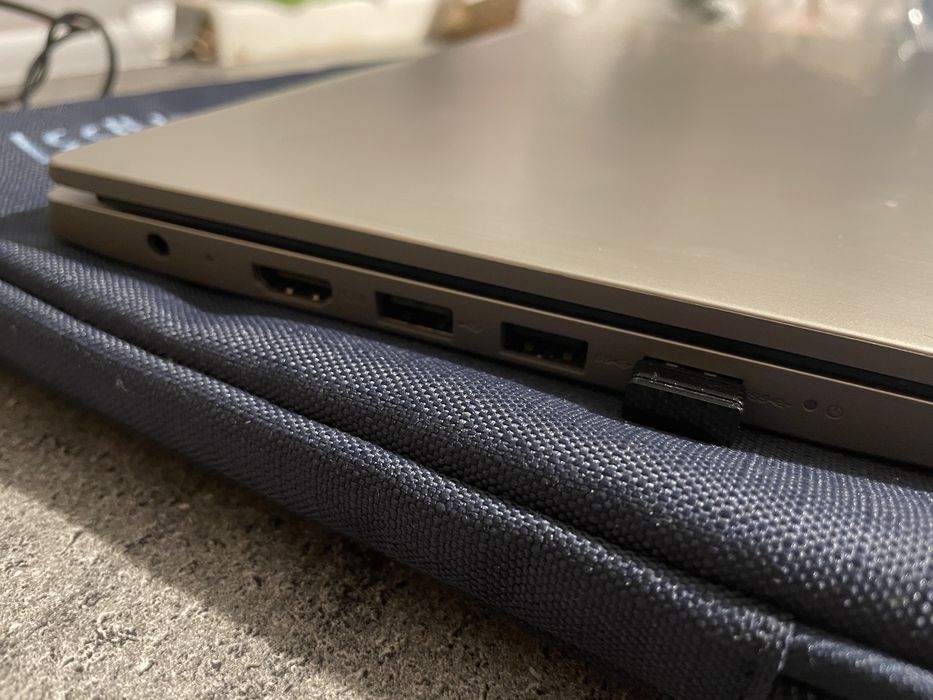 Lenovo IdePad 3 jak nowy